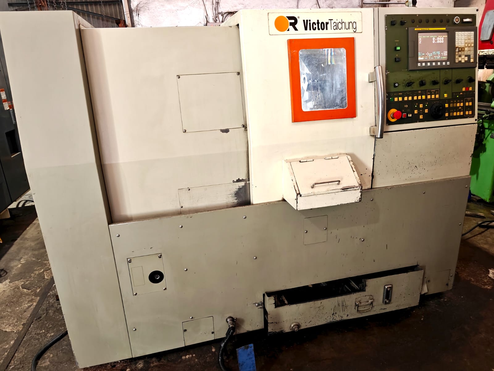 Used Victor VT-Plus 20 CNC Turning Center