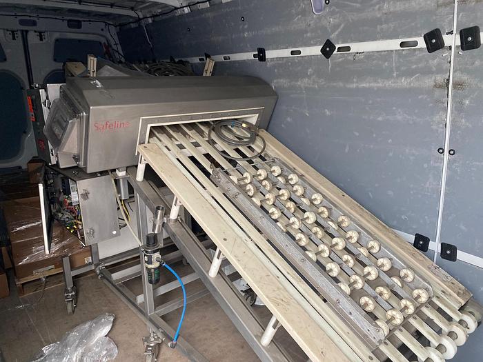 Used Metttler Safeline 410303 Metal Detector & Conveyor