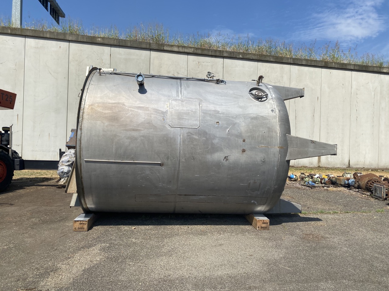 Usato Serbatoio con agitatore, da 27600 Litri