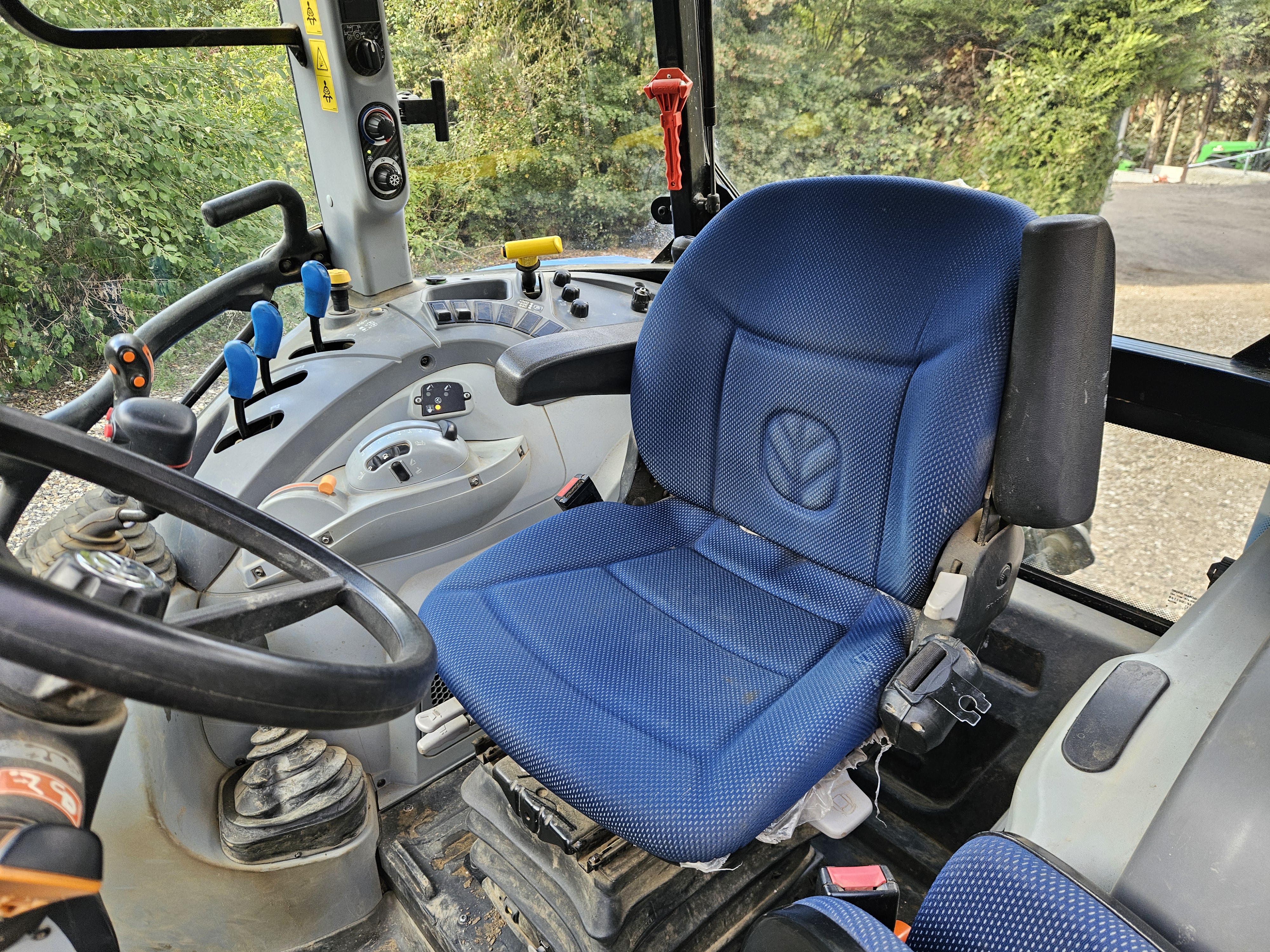 Used New Holland T5.115 4wd Tractor