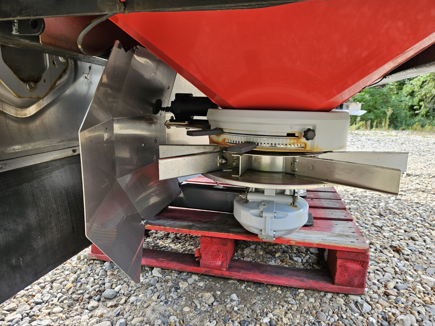 Used Kverneland Exacta-TL Fertiliser Spreader