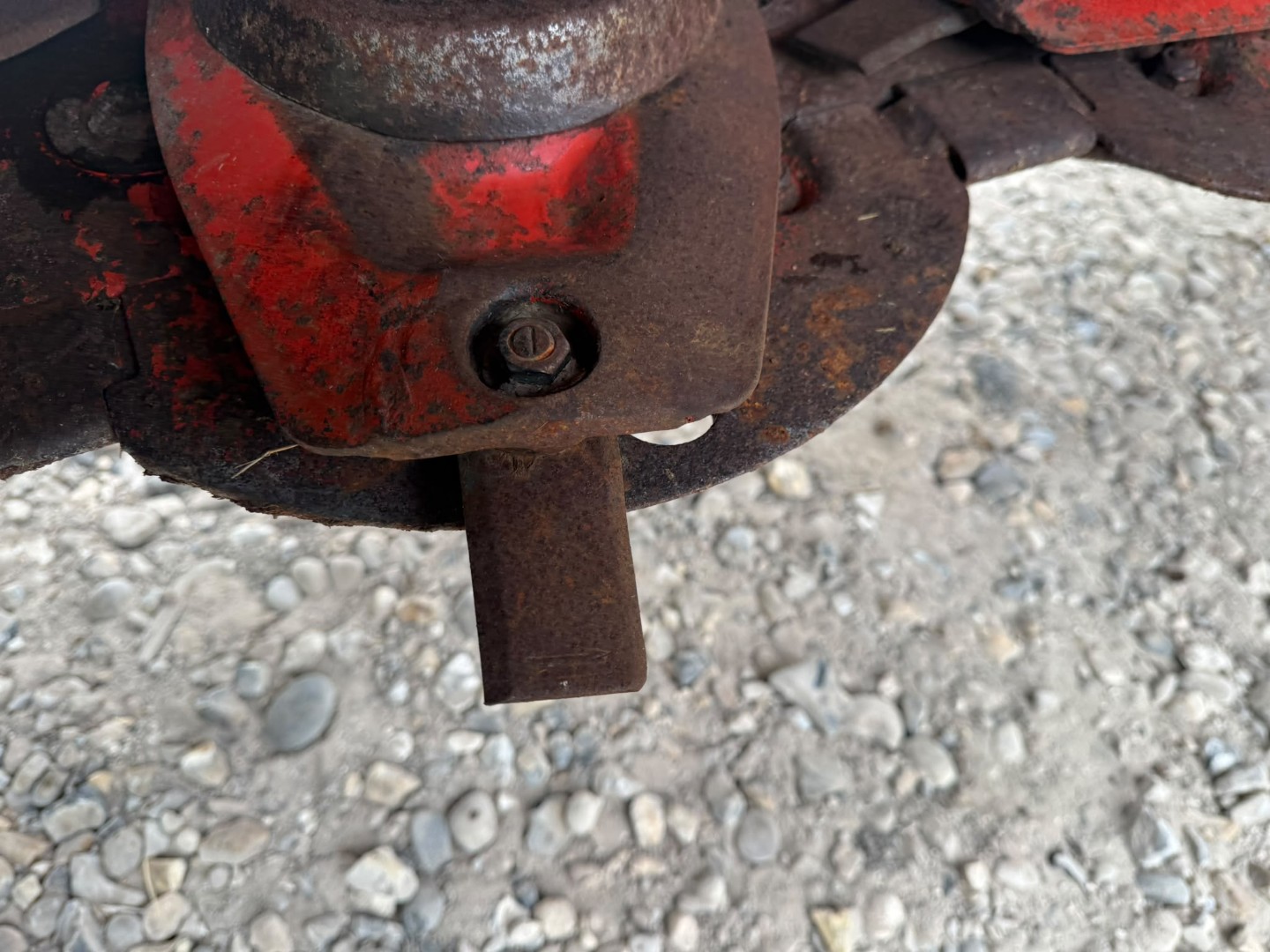 Used Kuhn GMD802 Mower