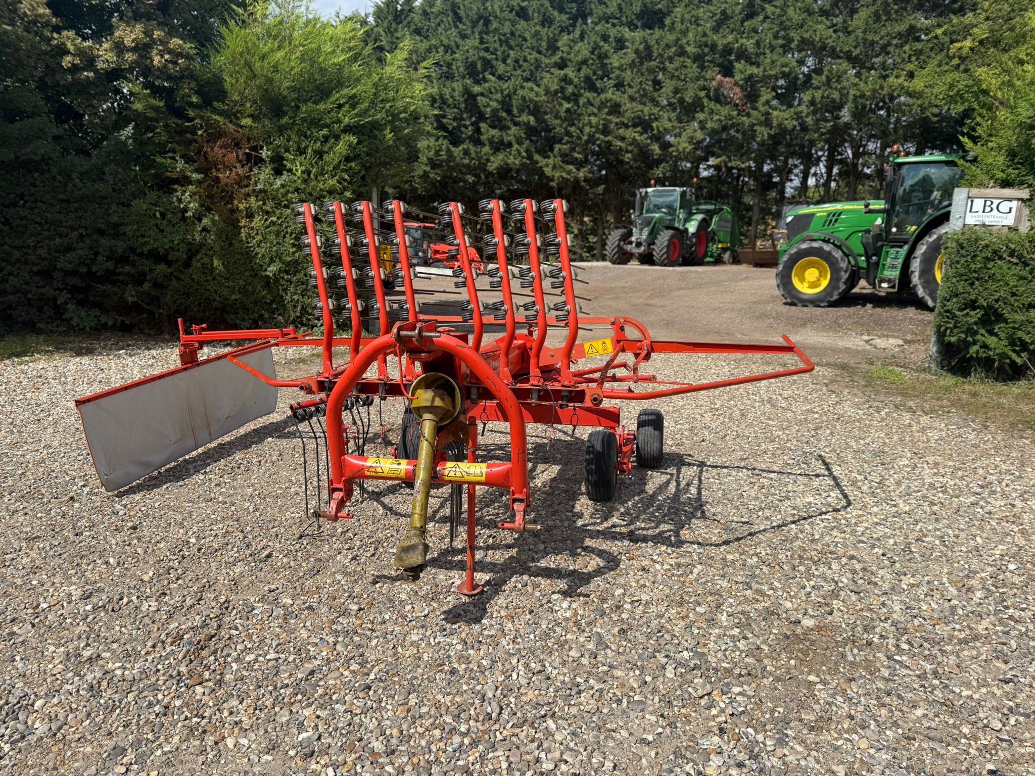 Used Kuhn GA 4121 GM Masterdrive Hay Rake