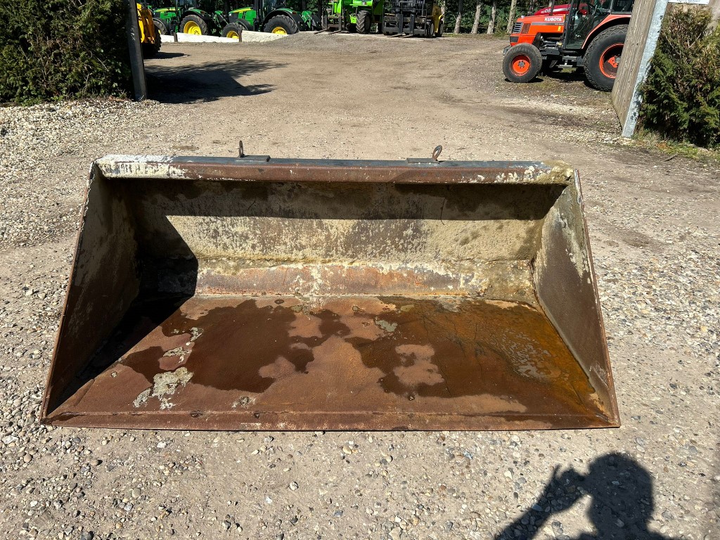 Used Cherry Products Dirt Bucket