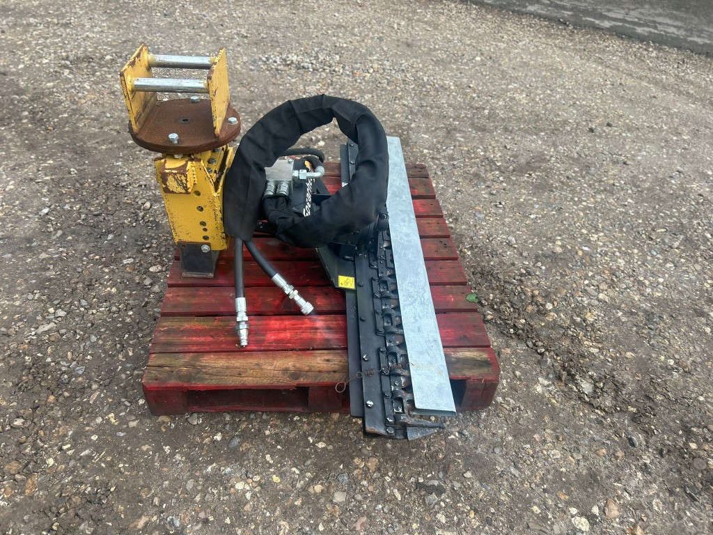 Used Spearhead Fingerbar Hedge Cutter