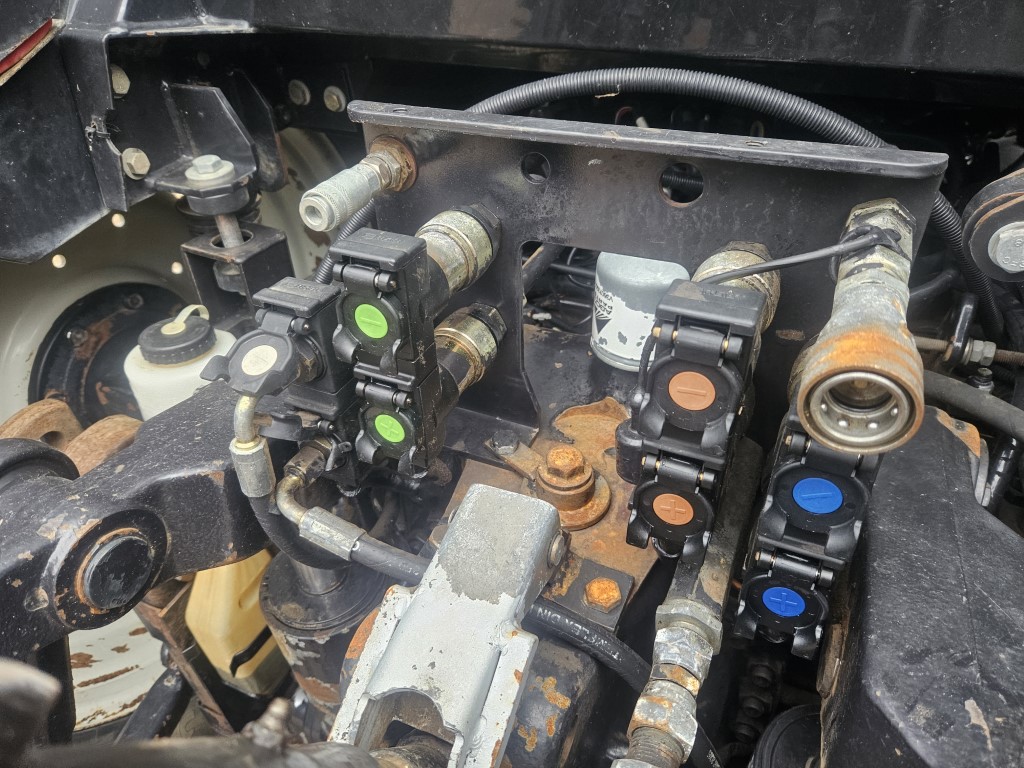 Used Valtra M120 4wd Tractor