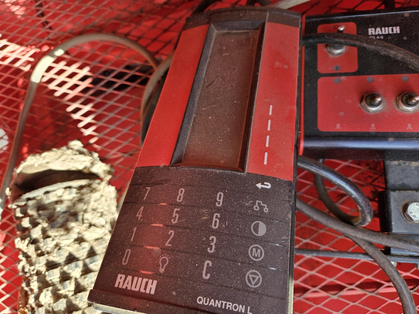 Used Rauch Aero 2220 Pneumatic Spreader