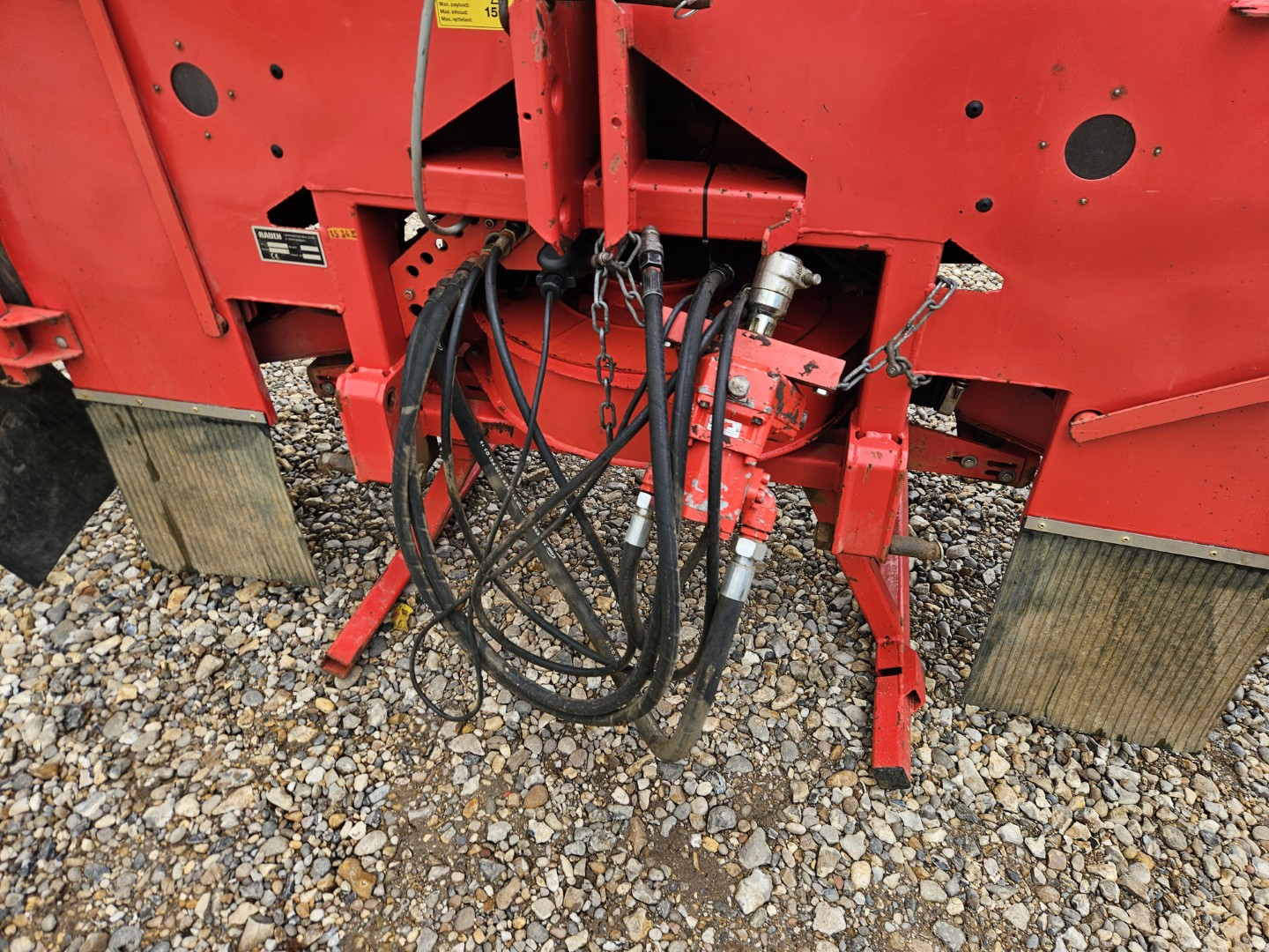 Used Rauch Aero 2220 Pneumatic Spreader