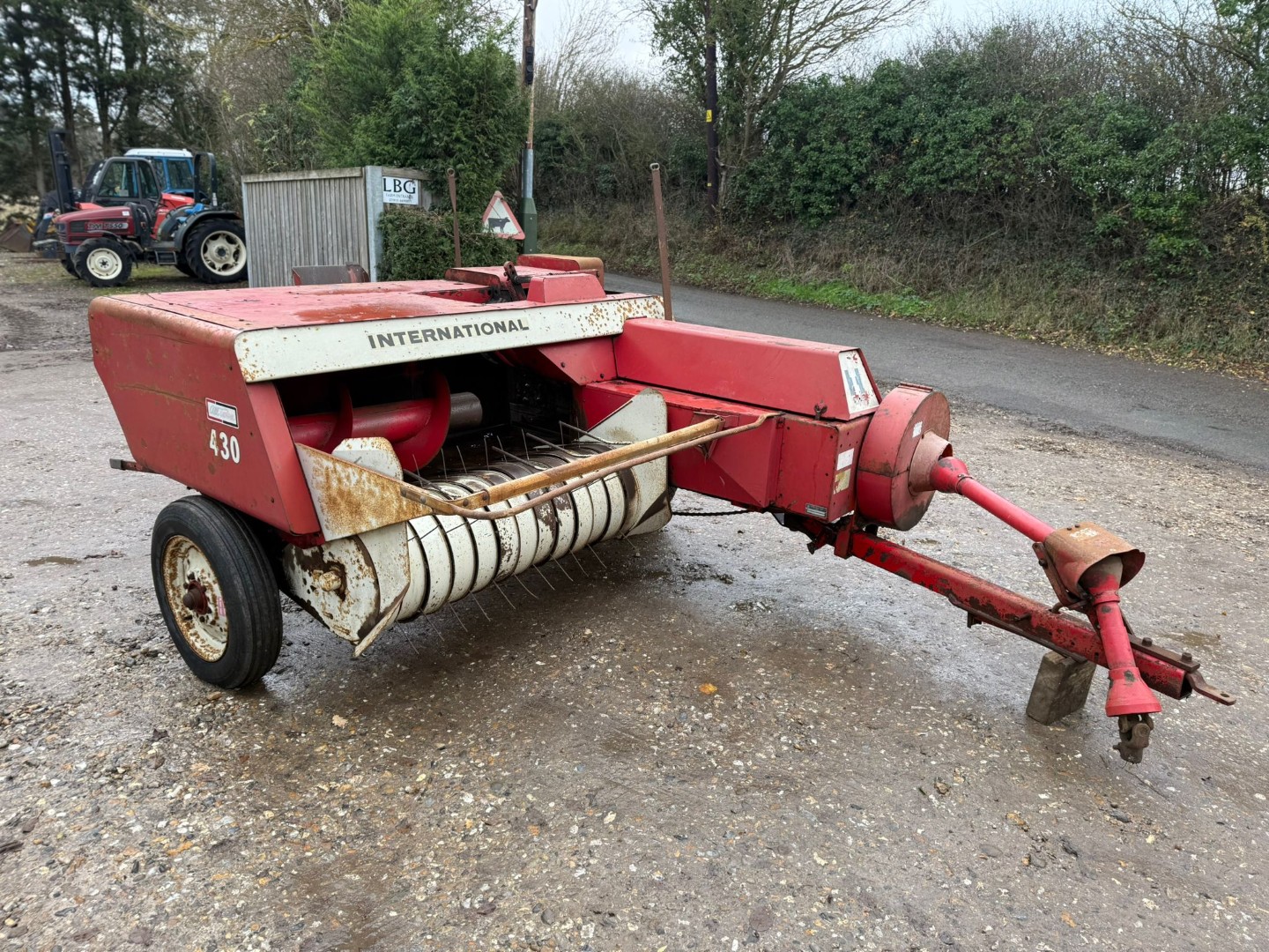 Used International 430 Conventional Baler