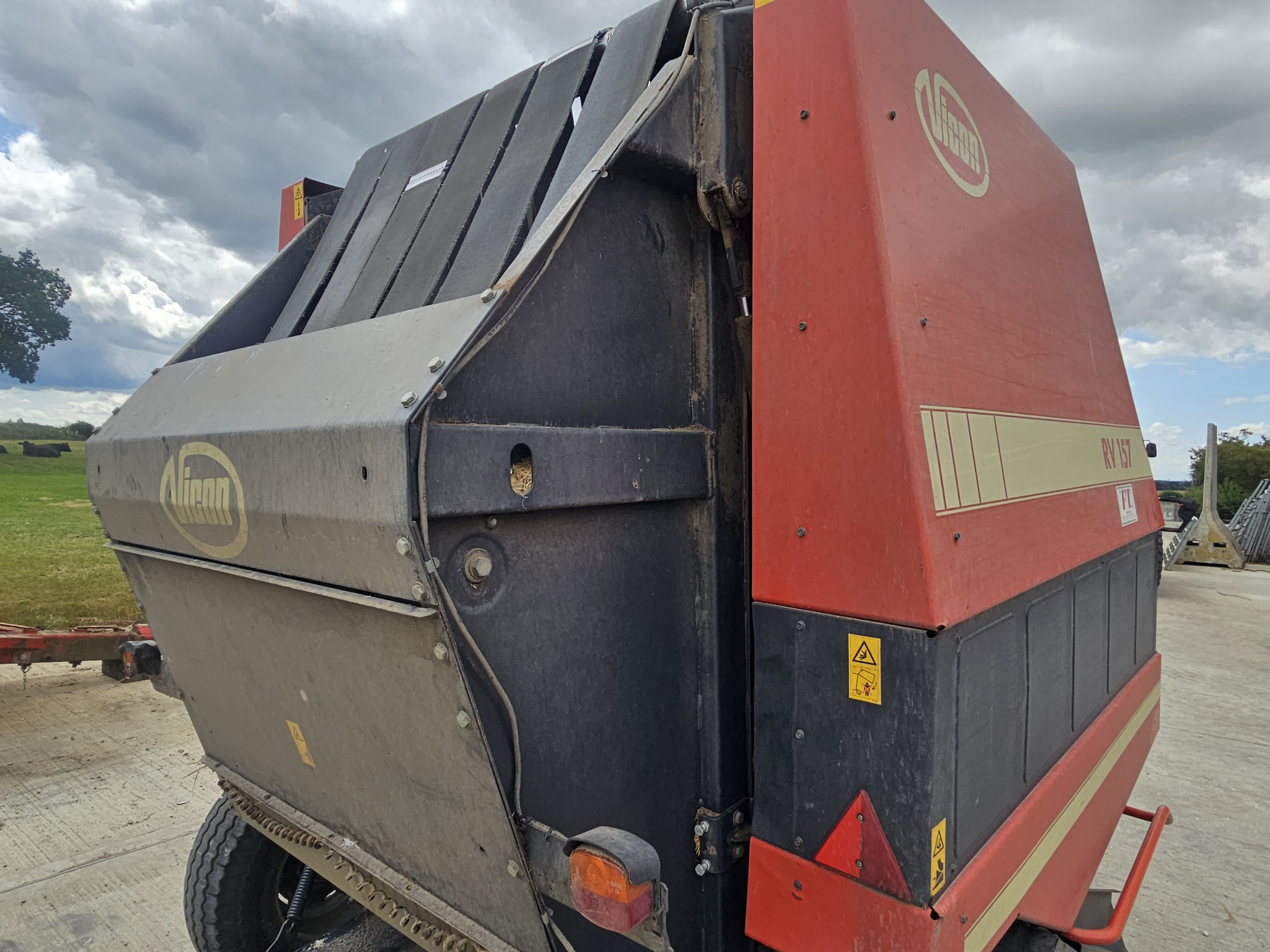 Used Vicon Kverneland RV157 Round Baler