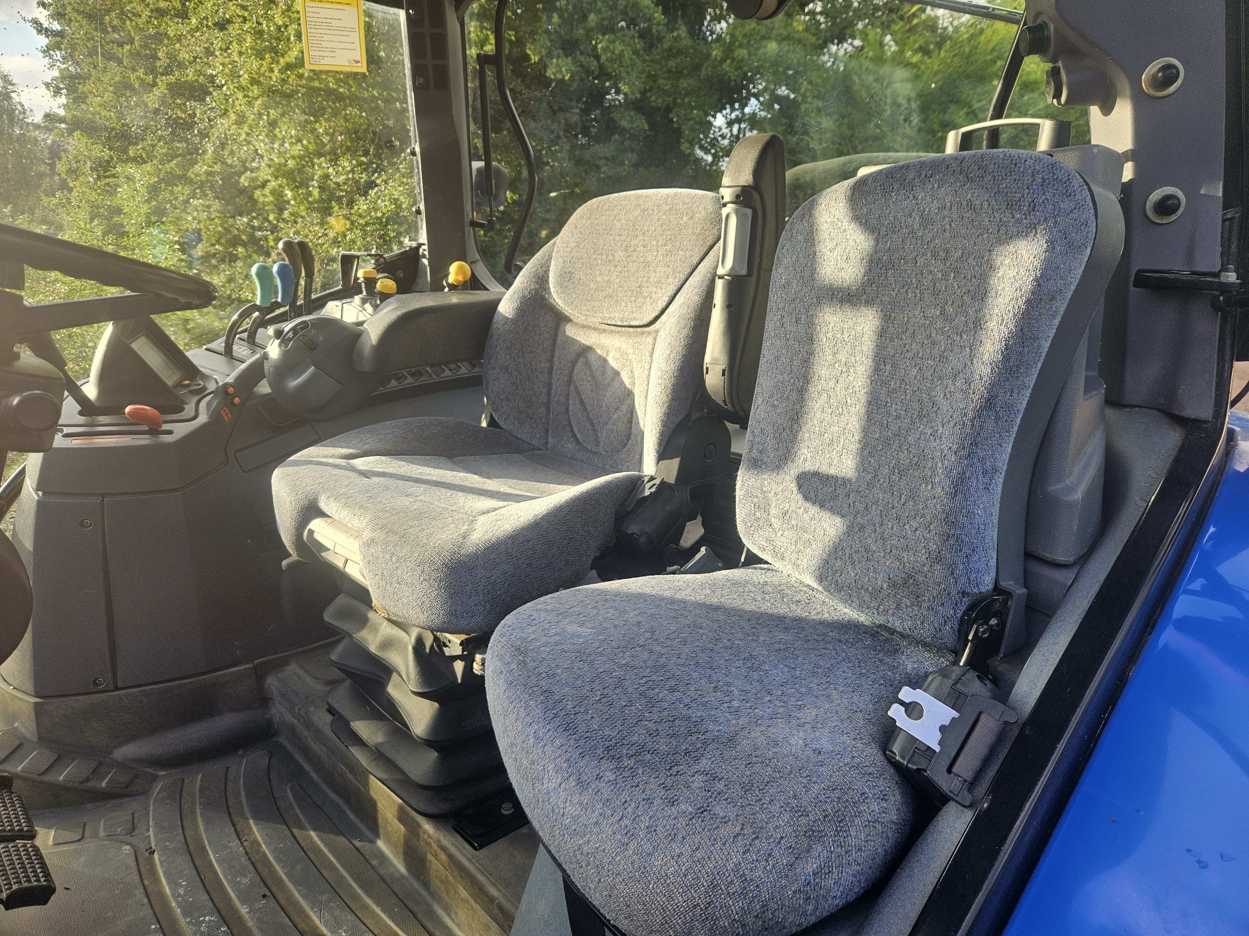 Used New Holland TS135A 4wd Tractor