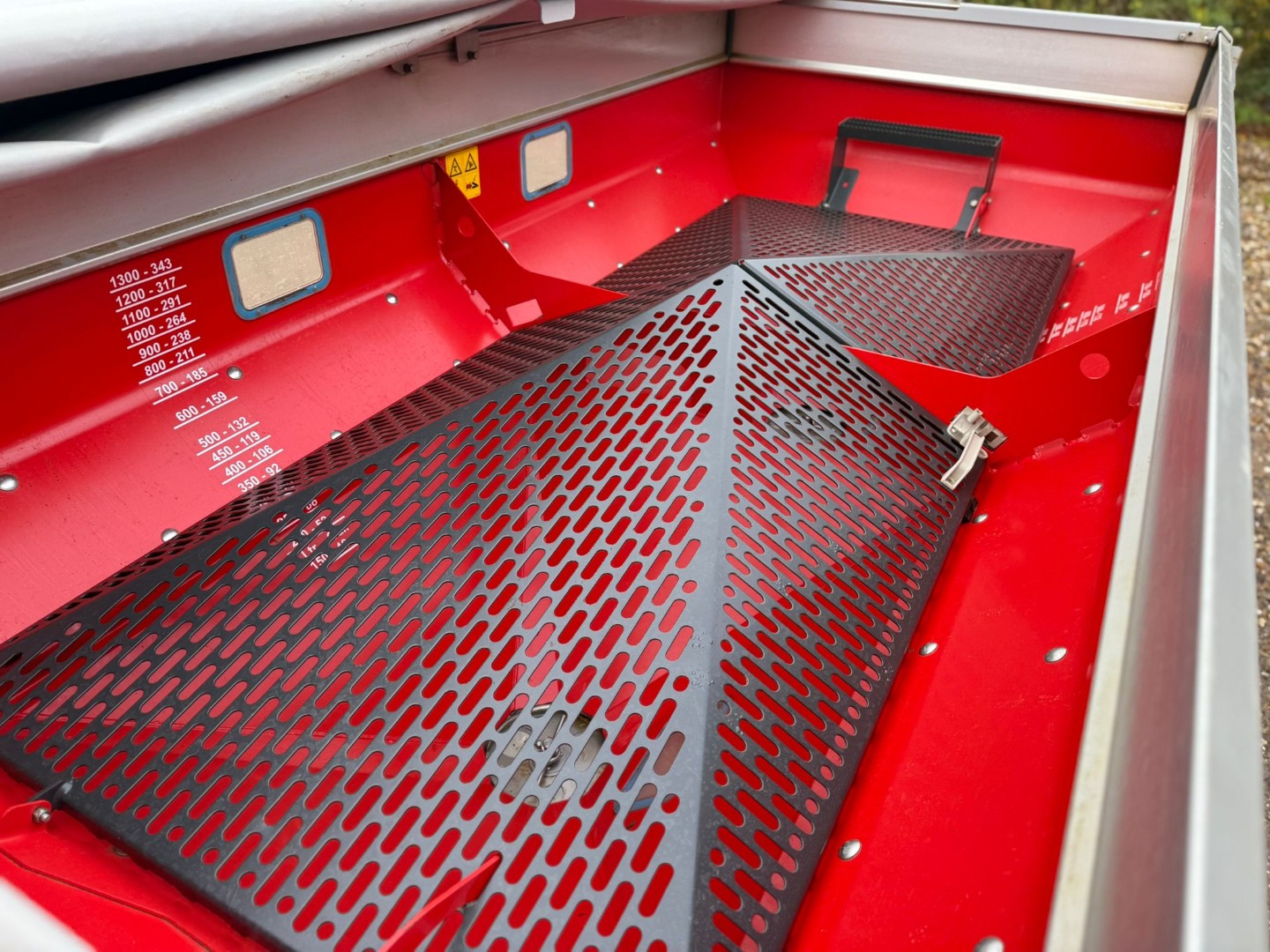 Used Kverneland Exacta-TL Fertiliser Spreader