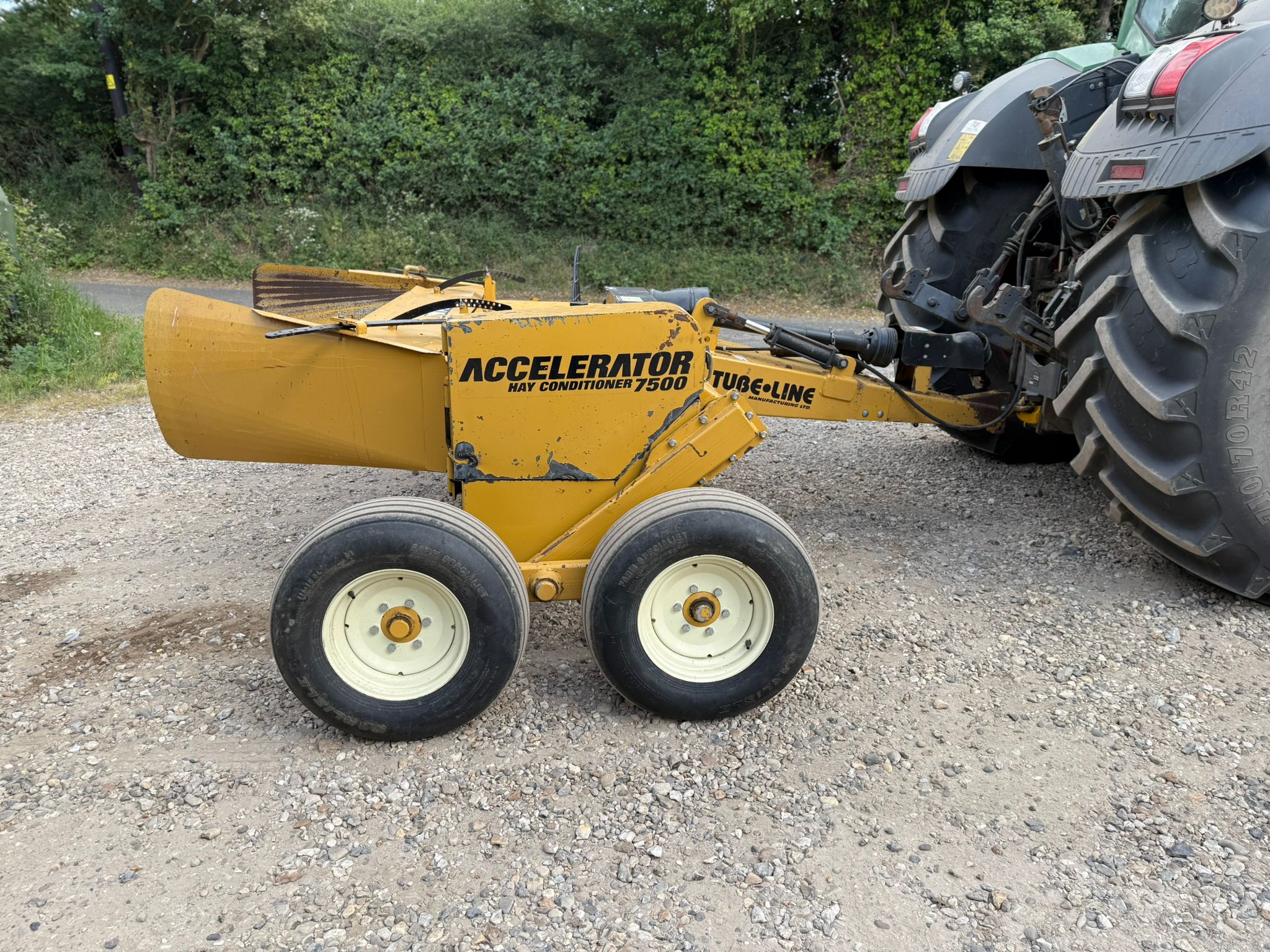 Used Tube Line Accelerator 7500 Hay Conditioner