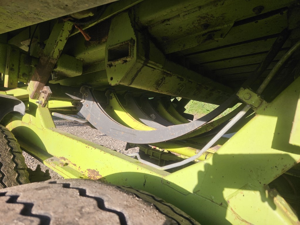 Used Claas Quadrant 2200 Roto Cut Square Baler