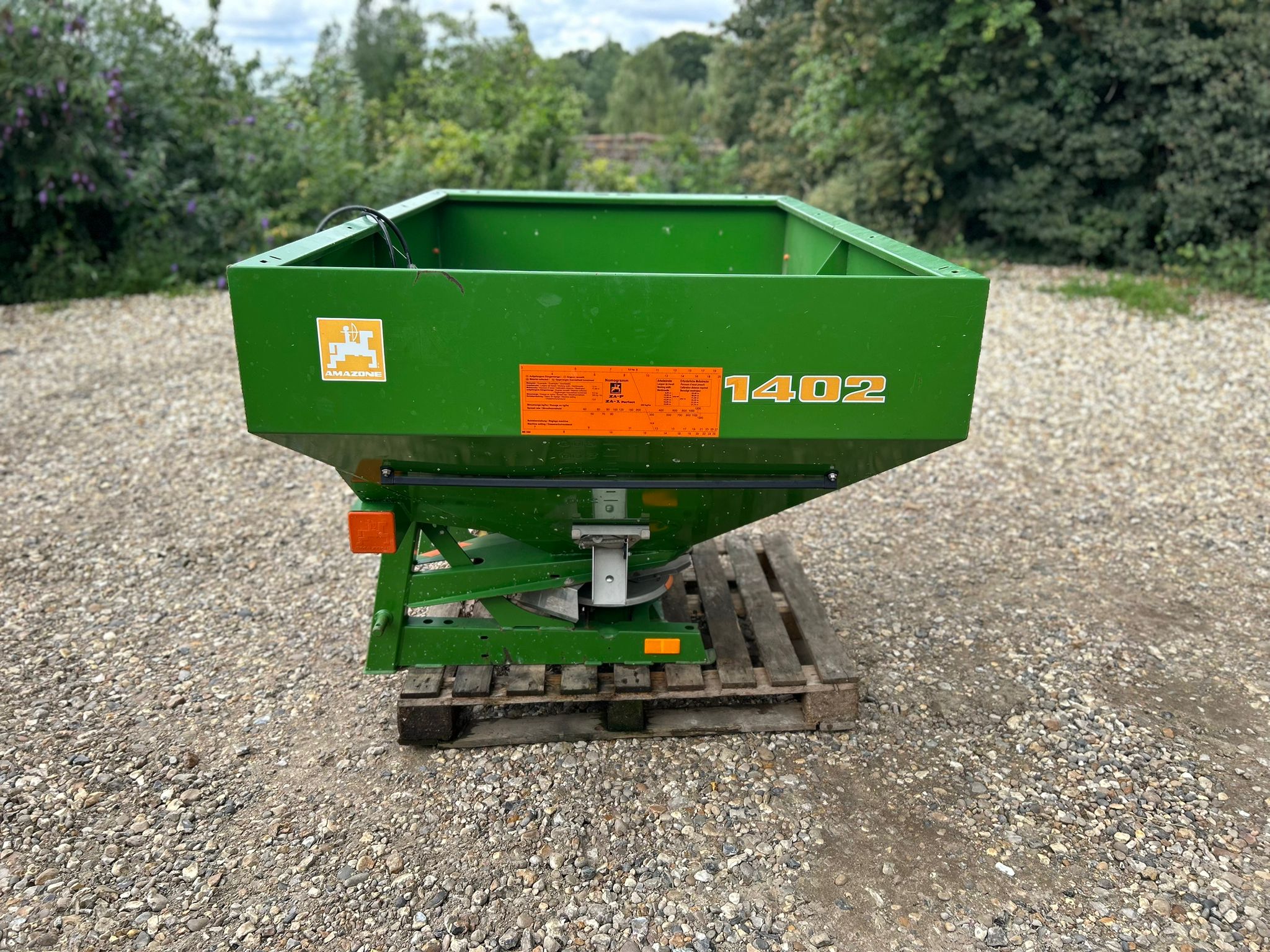 Used Amazone ZA-X 1402 Fertiliser Spreader