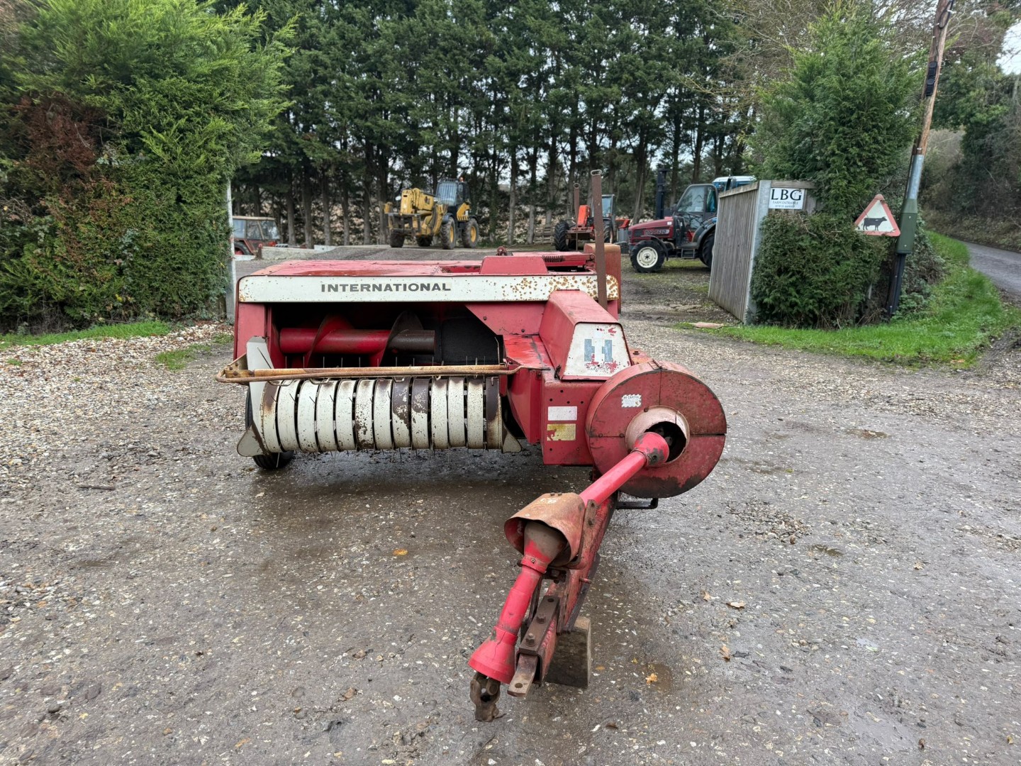 Used International 430 Conventional Baler