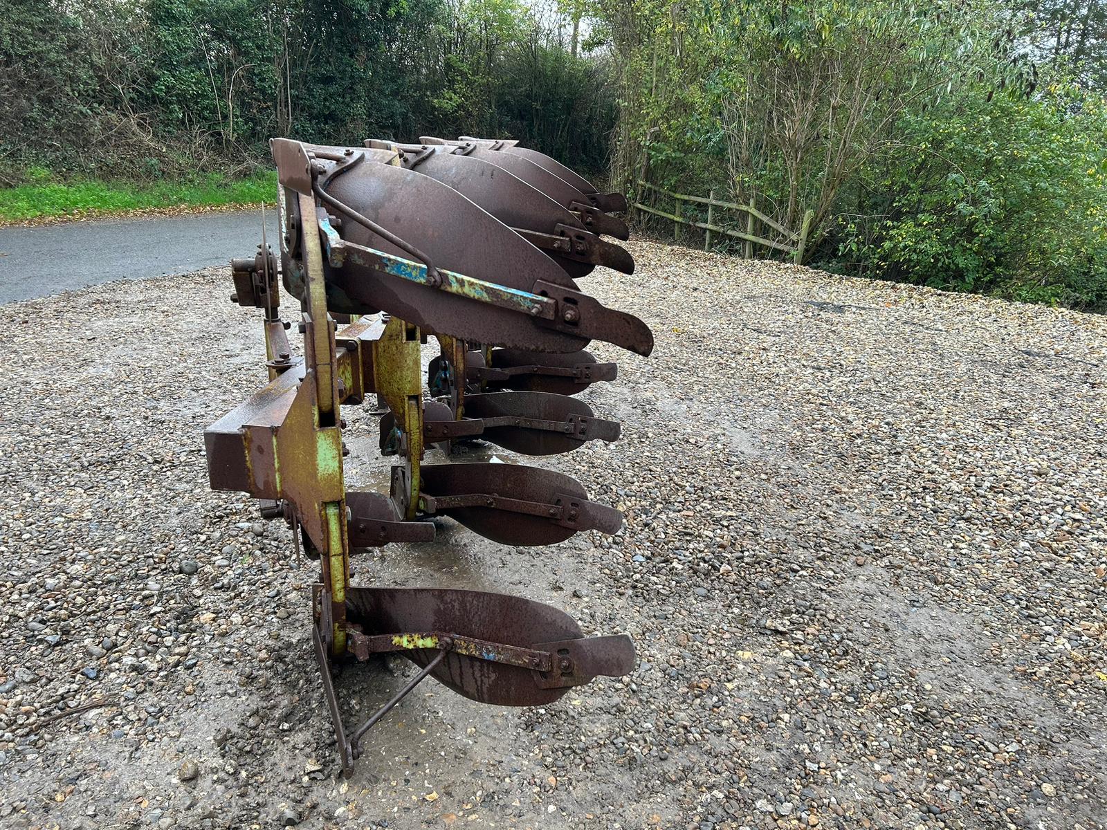 Used Dowdeswell DP7 Plough