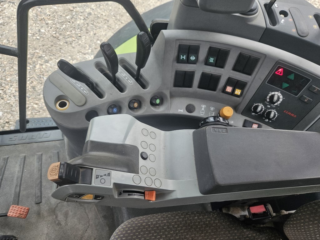 Used Claas Arion 620 4wd Tractor