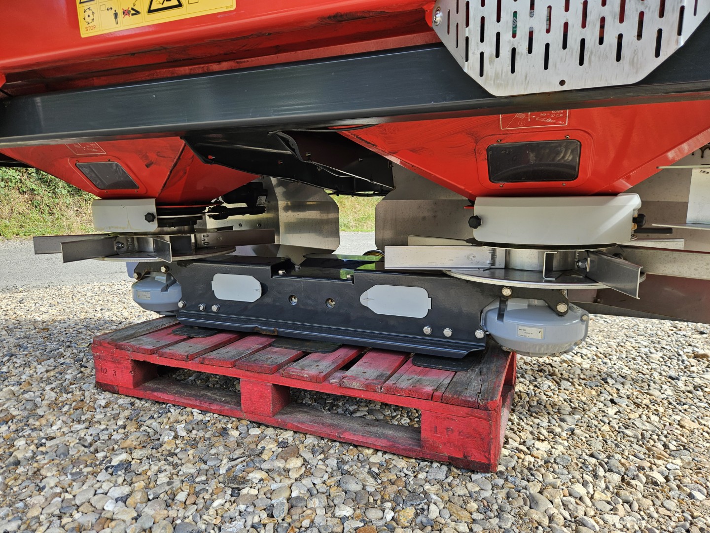 Used Kverneland Exacta-TL Fertiliser Spreader