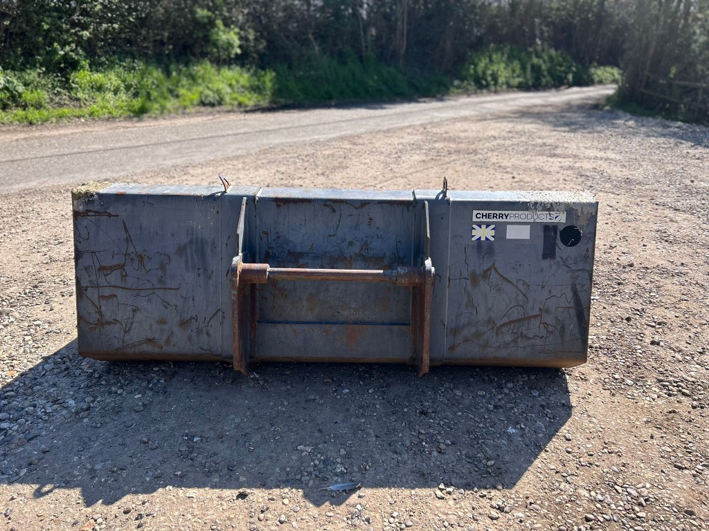 Used Cherry Products Dirt Bucket