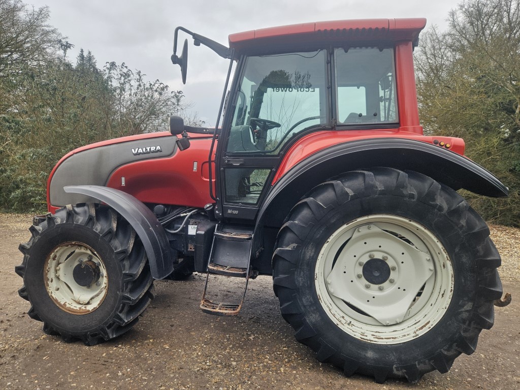 Used Valtra M120 4wd Tractor