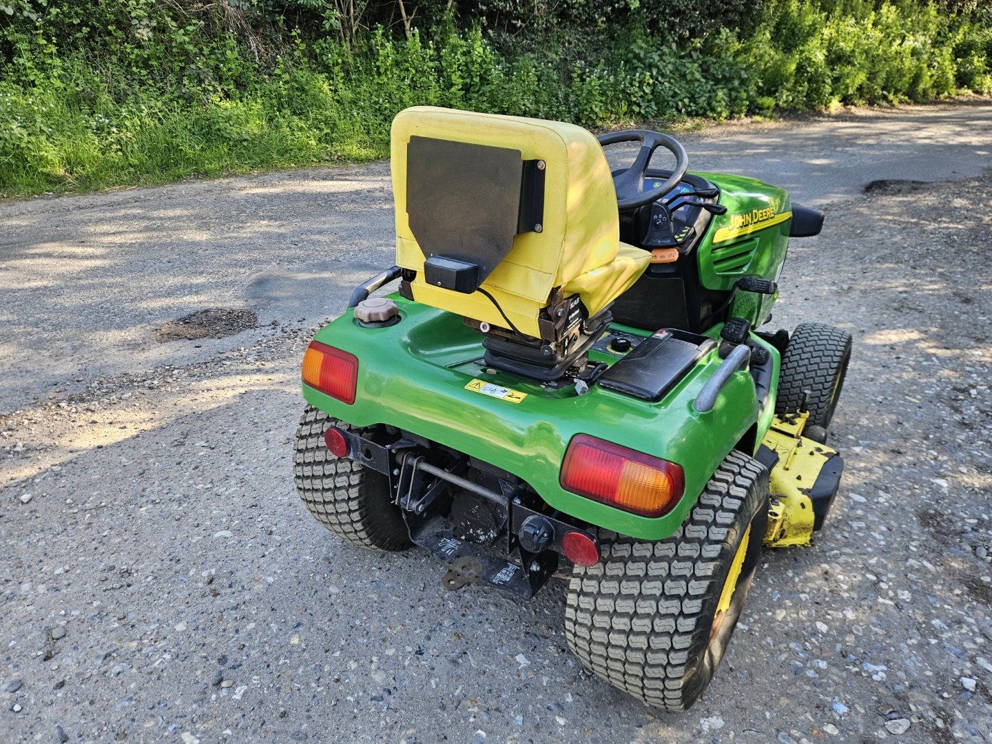 Used John Deere X495 Ride On Mower