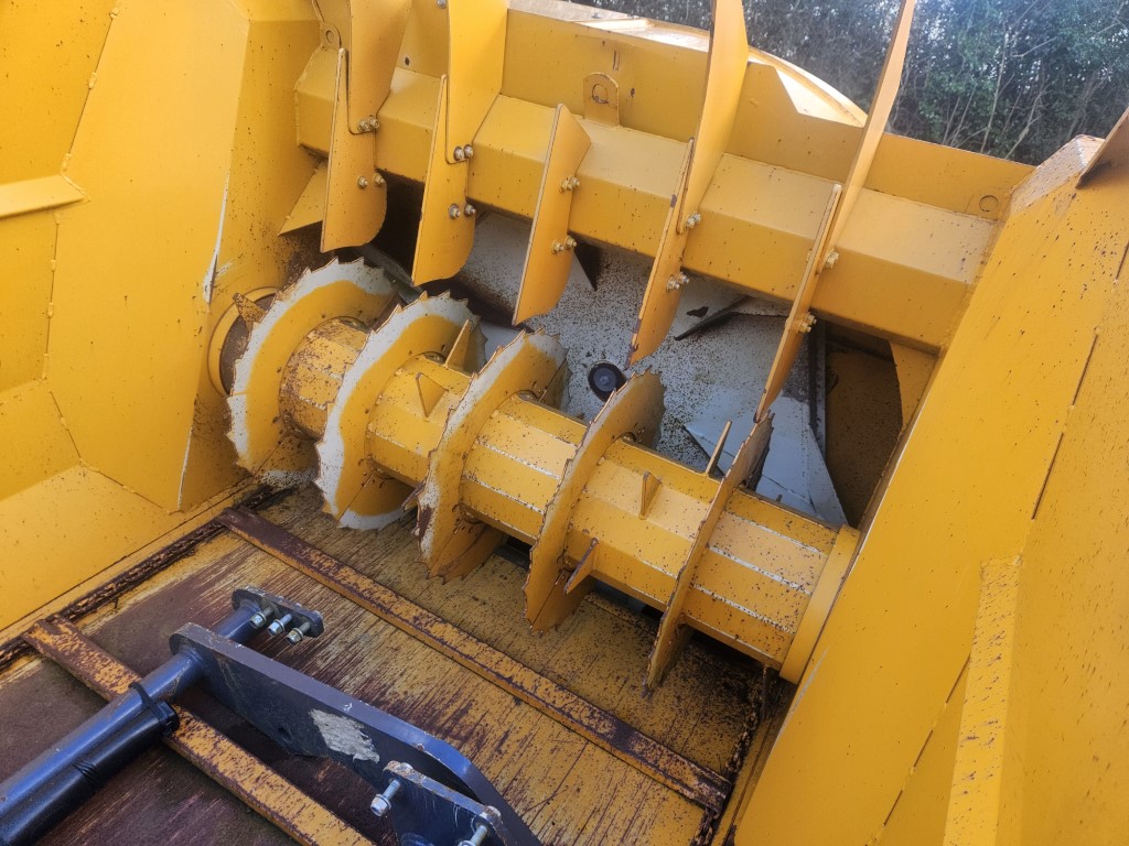 Used Lucas Raptor Telescopic Bedder