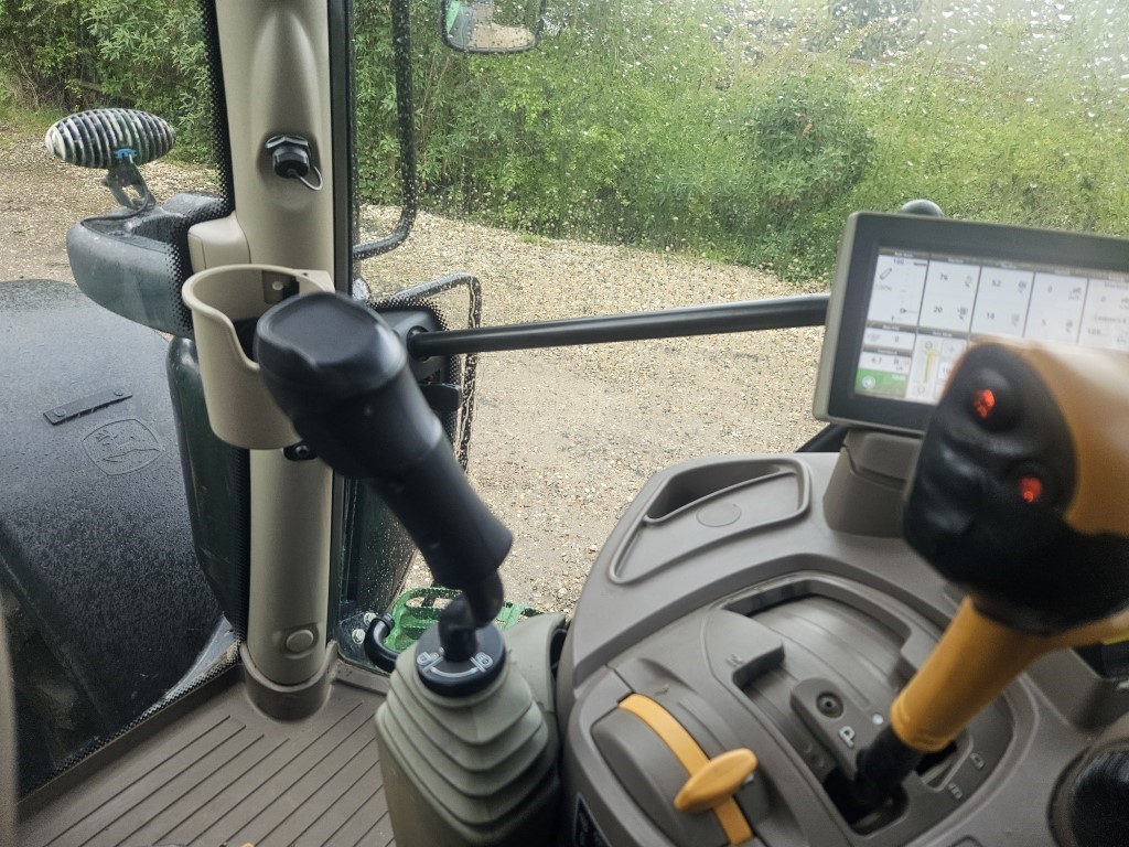 Used John Deere 6215R 4wd Tractor