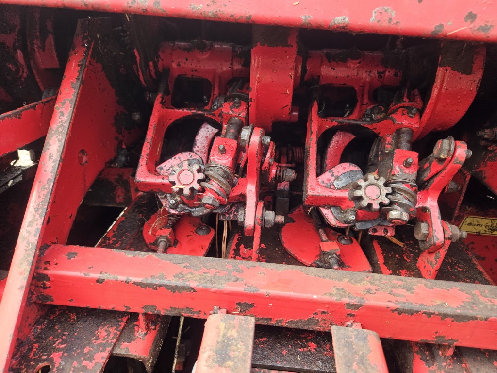 Used New Holland Hayliner 376 Conventional Baler