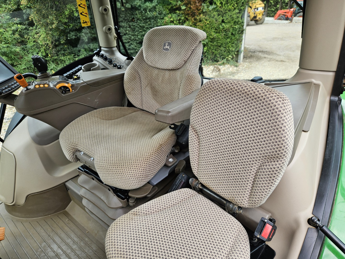 Used John Deere 6215R 4wd Tractor