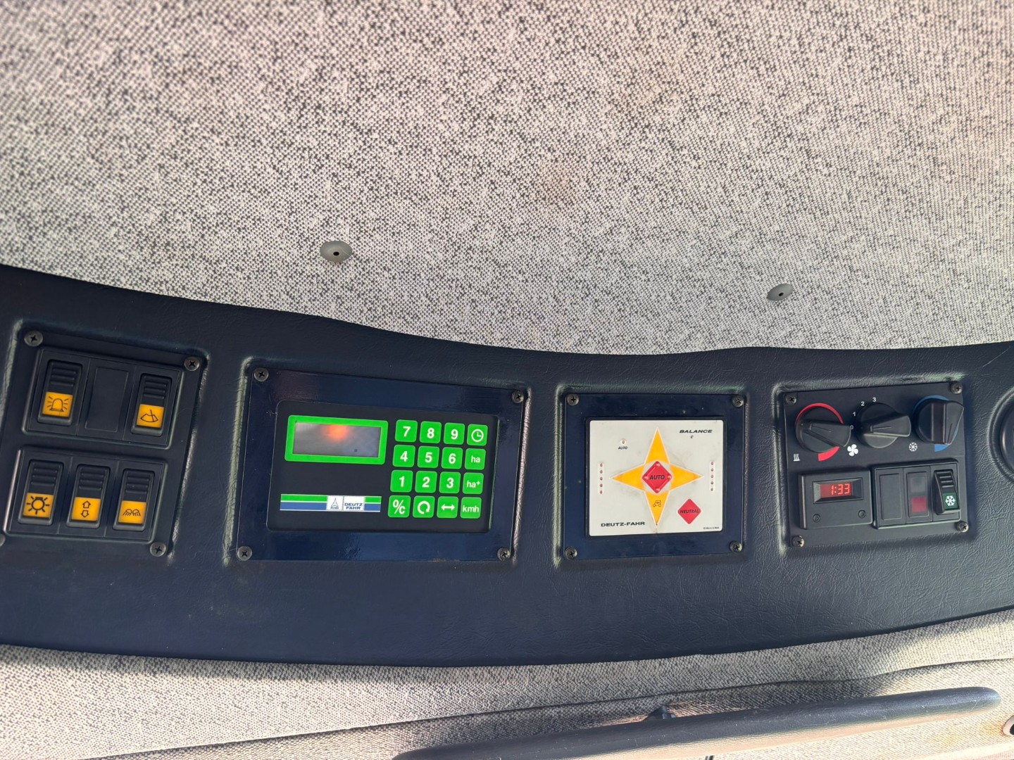 Used Deutz 5690 HTS Balance Combine Harvester