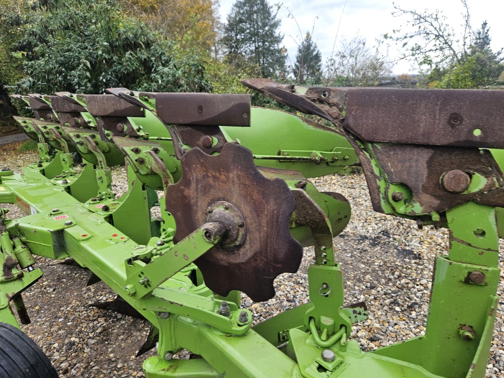 Used Dowdeswell 100MA Plough