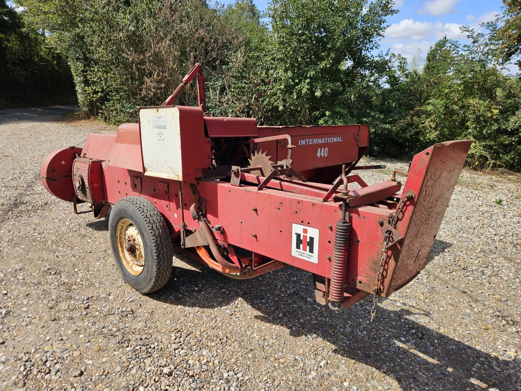 Used International 440T Conventional Baler