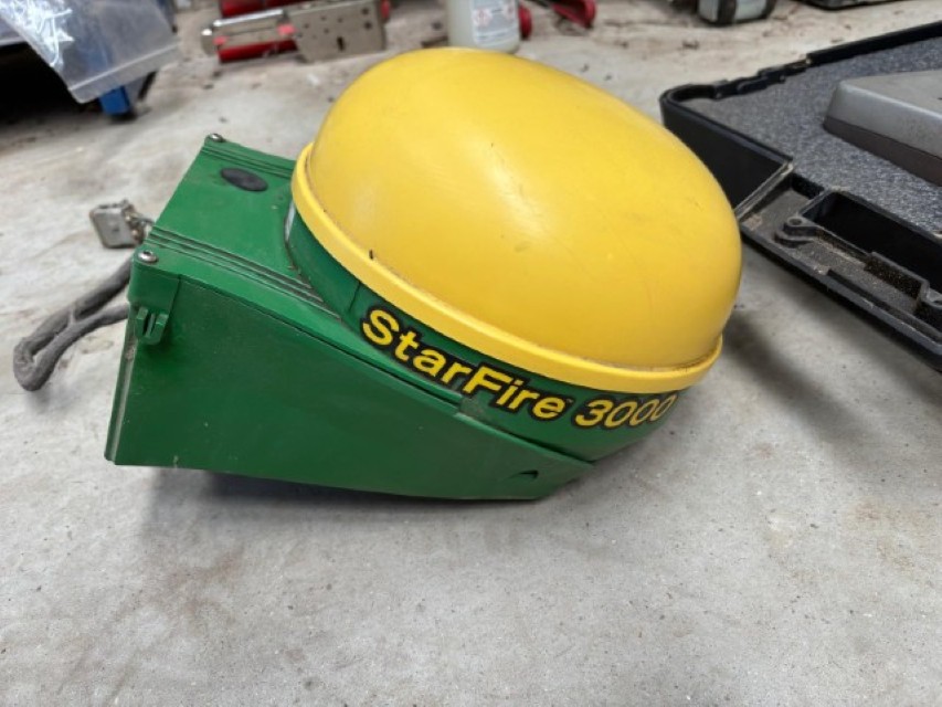 Used John Deere StarFire 3000 Satellite Navigation System