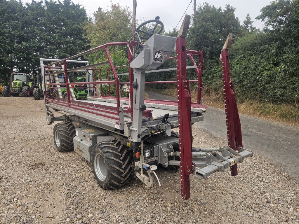 Used Orsi Leveling 135 Fruit Harvesting Platform