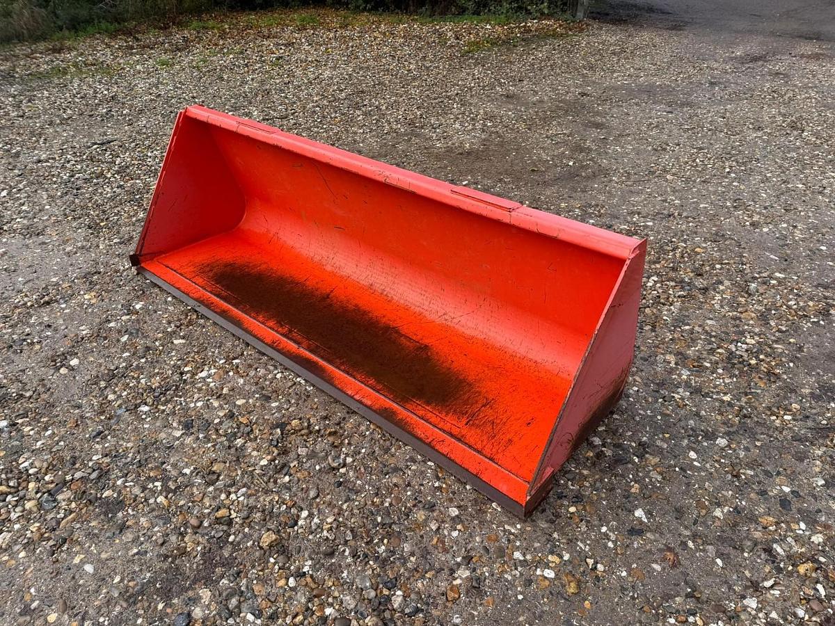 Used Kubota M1816E Front Loader Bucket