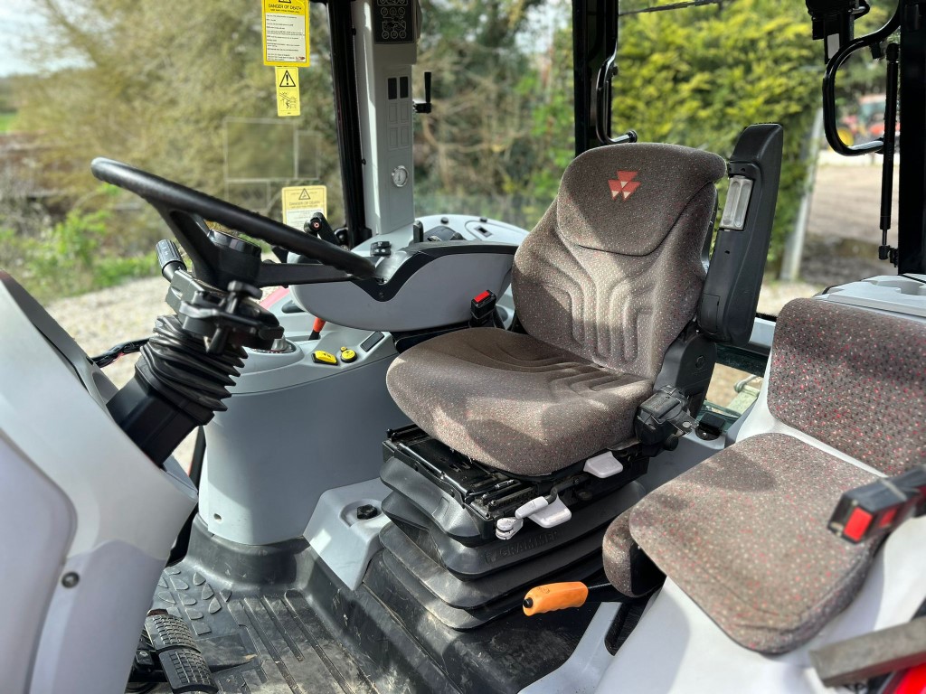 Used Massey Ferguson 6480 Dyna 6 4wd Tractor