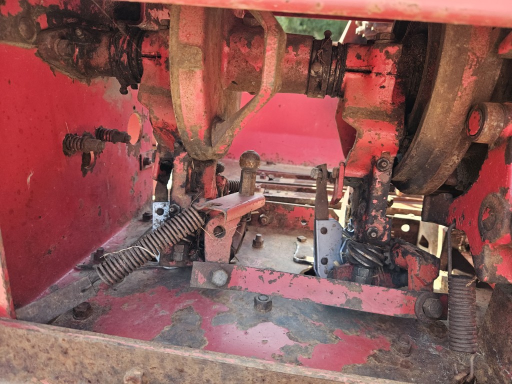 Used International 440T Conventional Baler