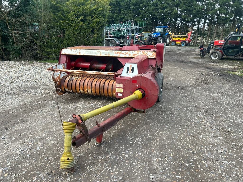 Used International 440T Conventional Baler