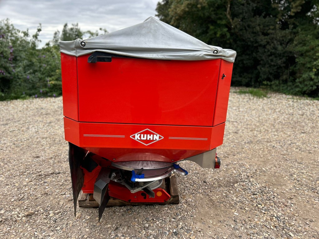 Used Kuhn Axis 30.1 Fertiliser Spreader