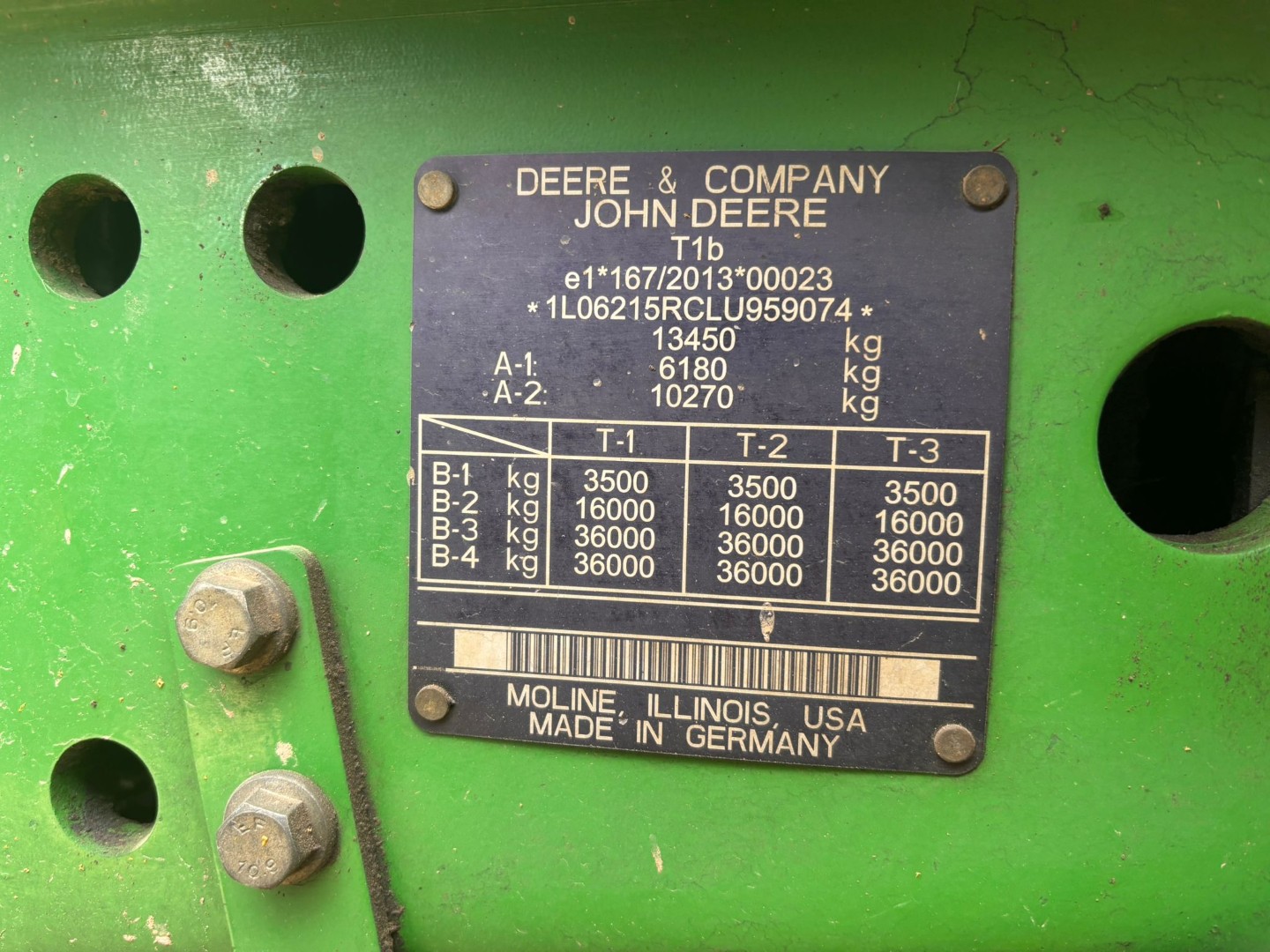 Used John Deere 6215R 4wd Tractor