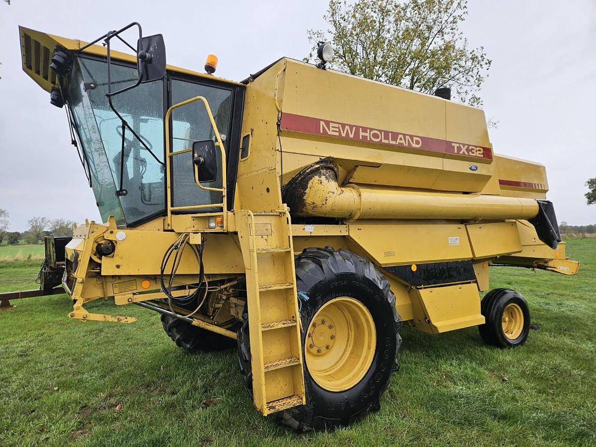 Used New Holland TX32 Combine Harvester