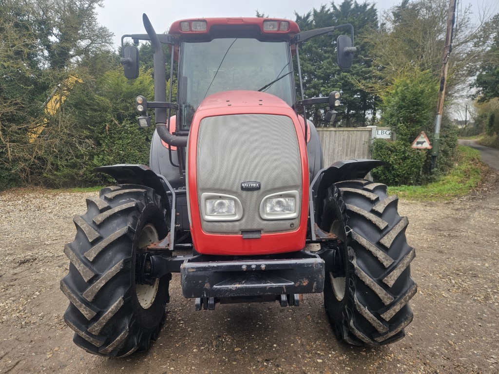 Used Valtra M120 4wd Tractor