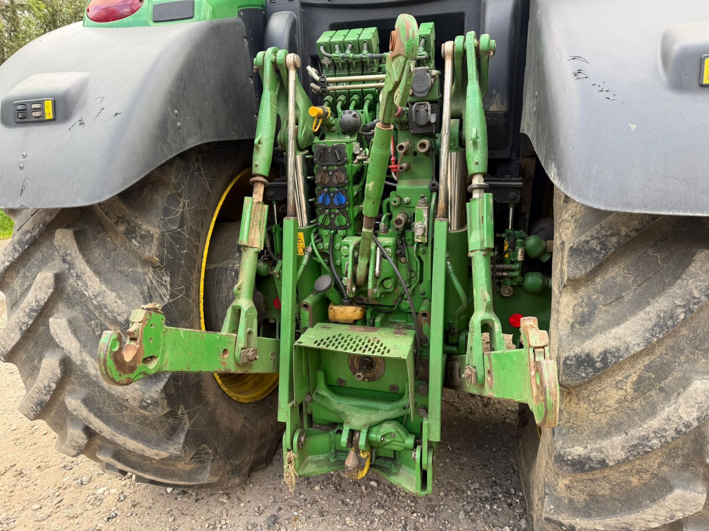 Used John Deere 6215R 4wd Tractor
