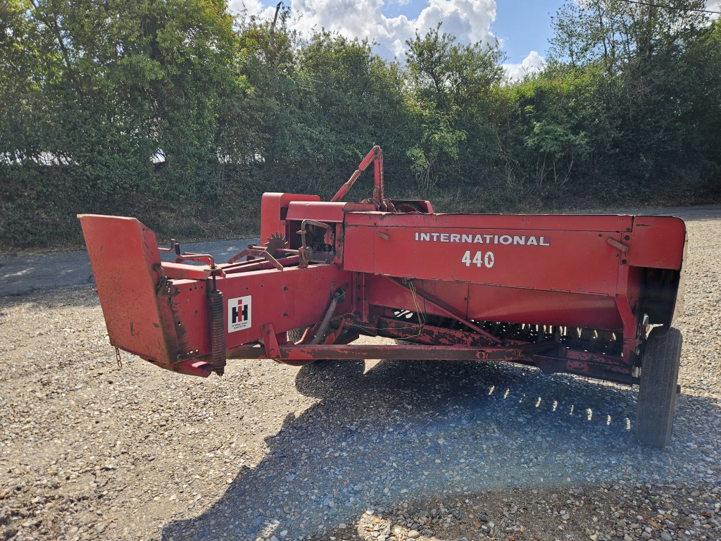 Used International 440T Conventional Baler