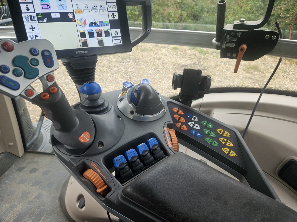 Used Fendt 828 Vario Tractor