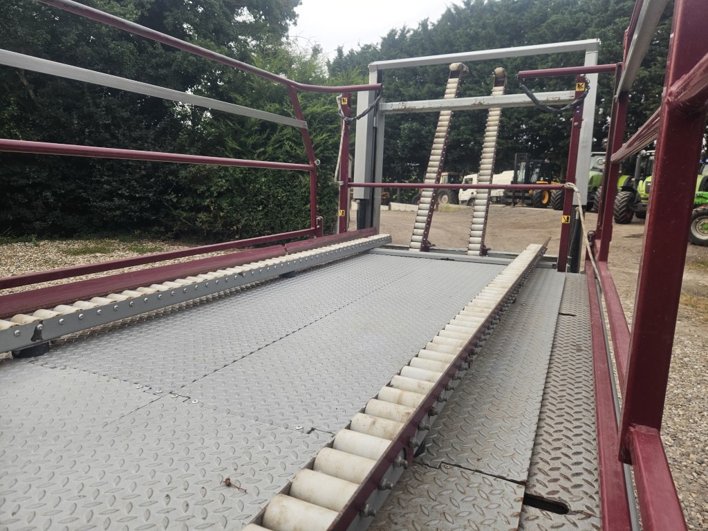 Used Orsi Leveling 135 Fruit Harvesting Platform