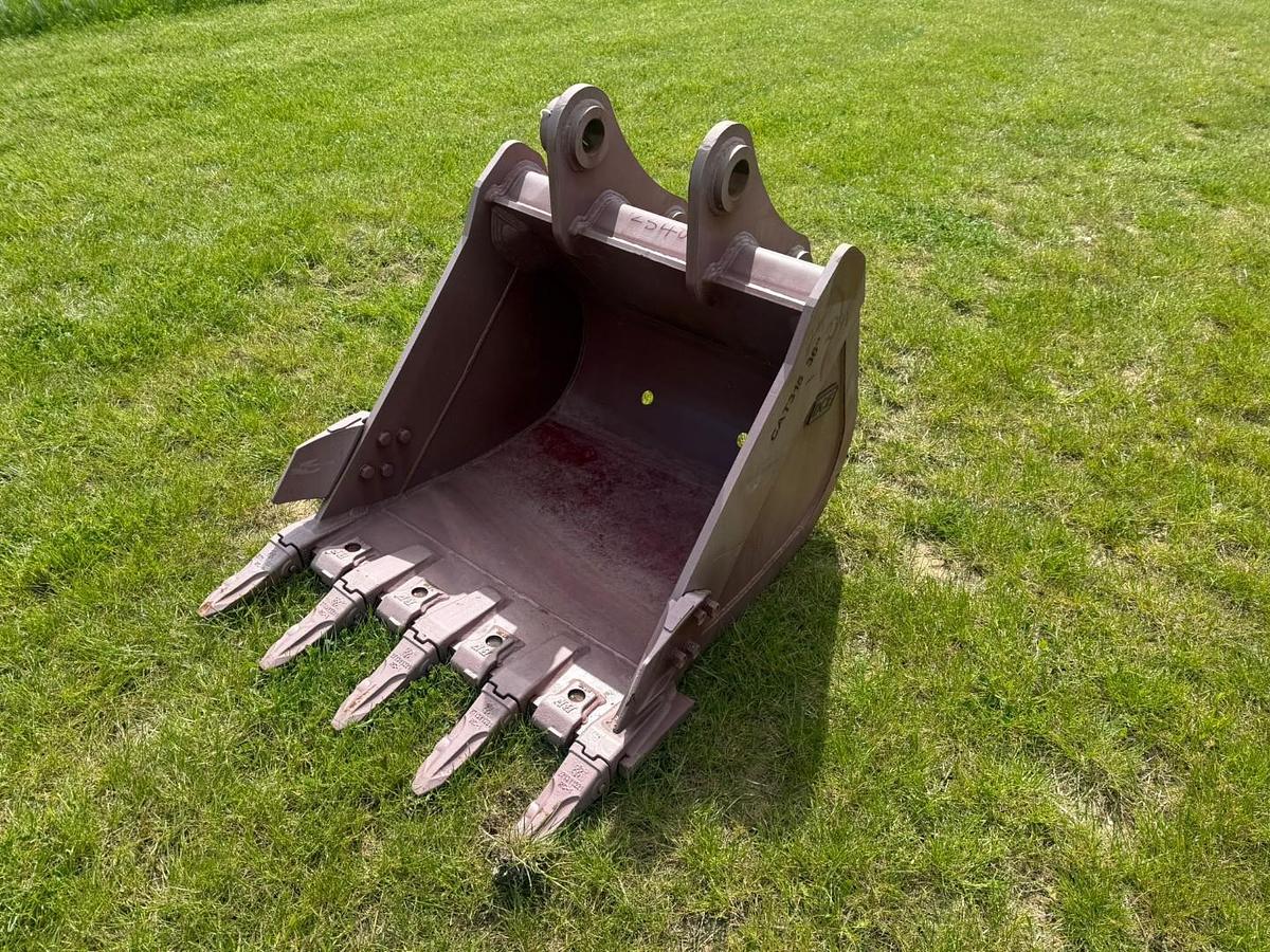 Used DCE CAT315 Excavator Bucket
