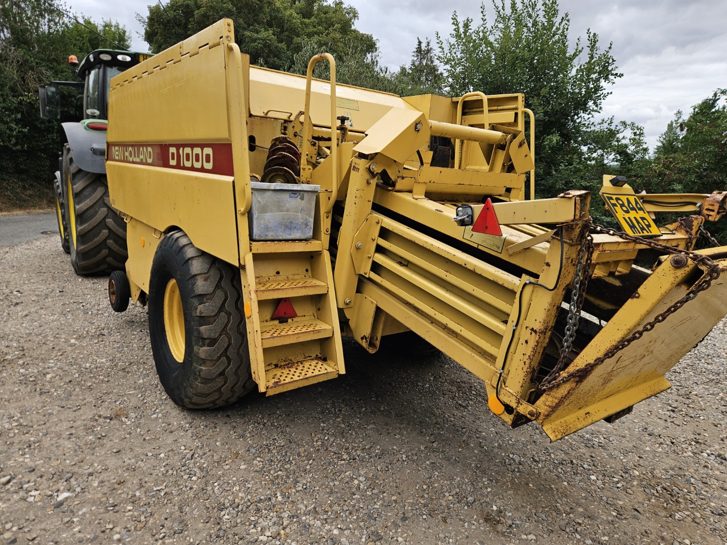 Used New Holland D1000 Baler