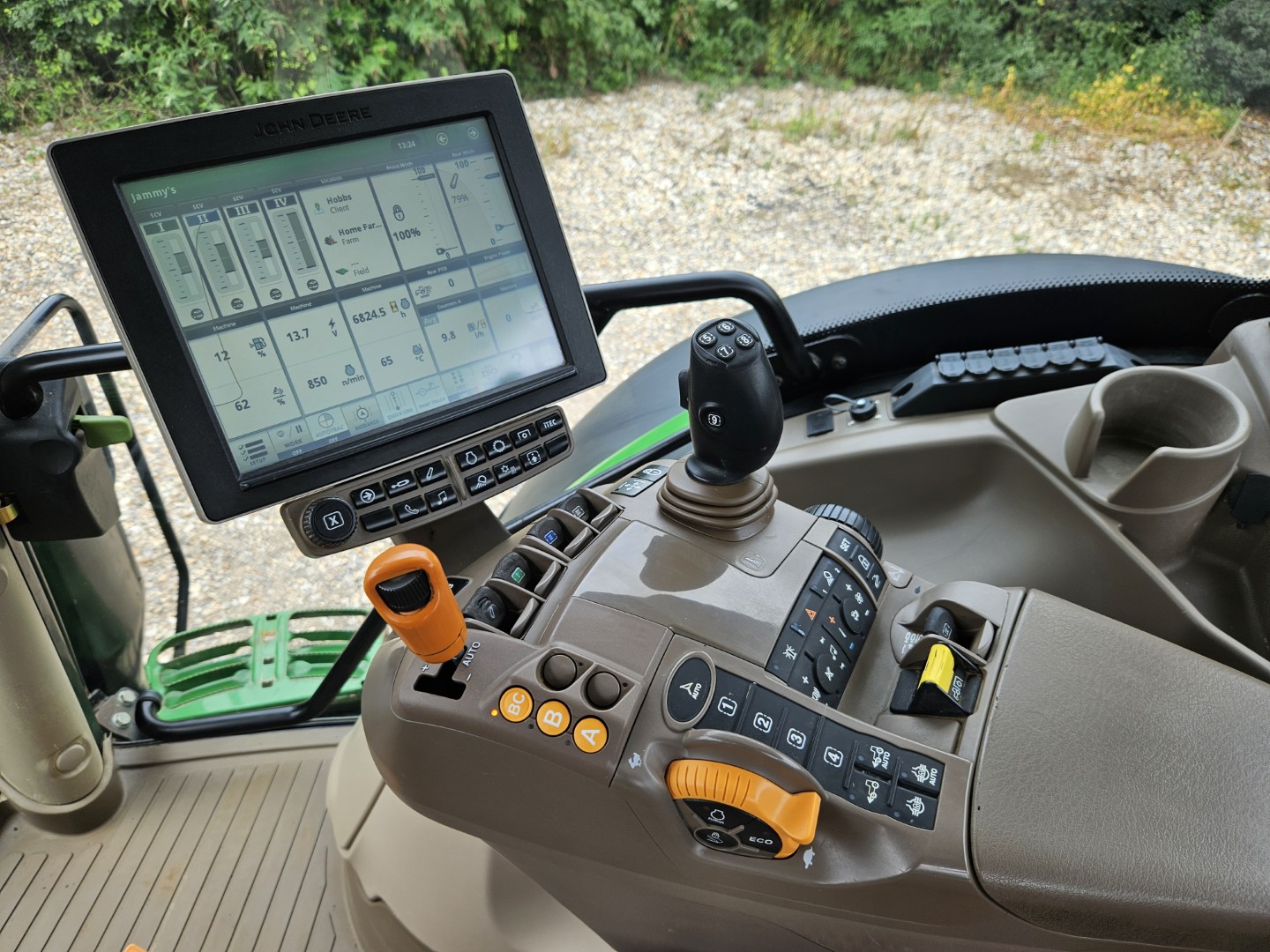 Used John Deere 6215R 4wd Tractor